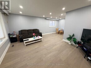 804 Fairview Ave in Pickering, ON - Building Photo - Building Photo