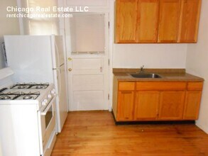1317 W Estes Ave in Chicago, IL - Building Photo - Building Photo