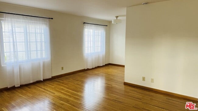 6633 W 87th Pl in Los Angeles, CA - Building Photo - Building Photo