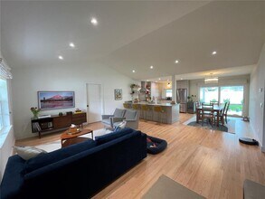 3912 W San Miguel St in Tampa, FL - Building Photo - Building Photo