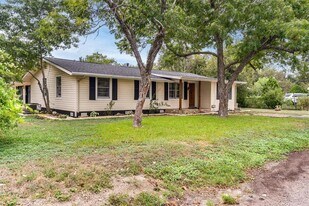 1405 E Main St in Round Rock, TX - Building Photo