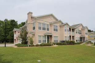 Legacy Oaks at Spring Hill Apartments