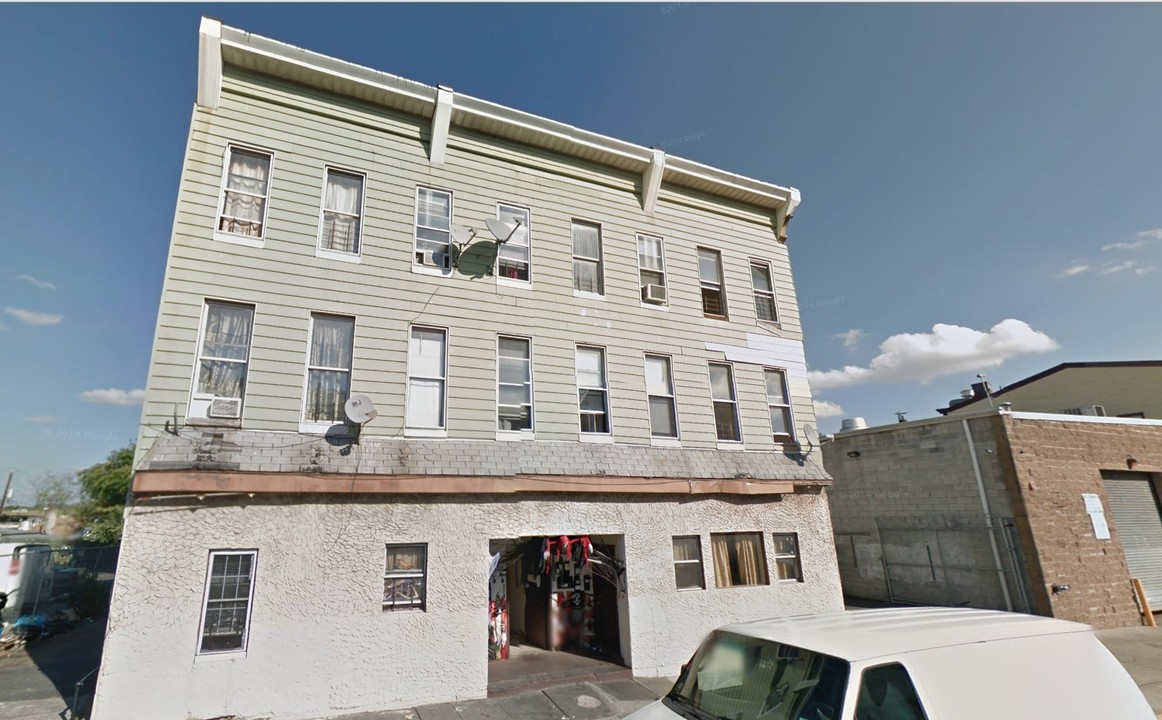 597-603 Main St in Paterson, NJ - Building Photo