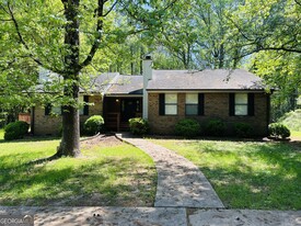 1521 Flippen Rd in Stockbridge, GA - Building Photo