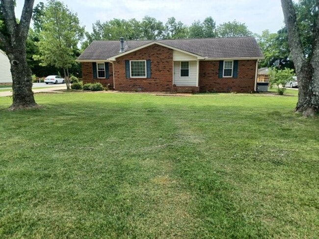 property at 804 Stonebrook Blvd