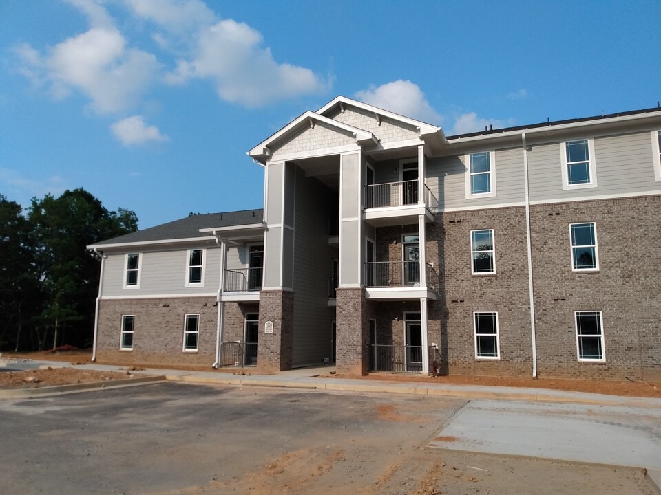 Peaks of Dahlonega in Dahlonega, GA - Foto de edificio
