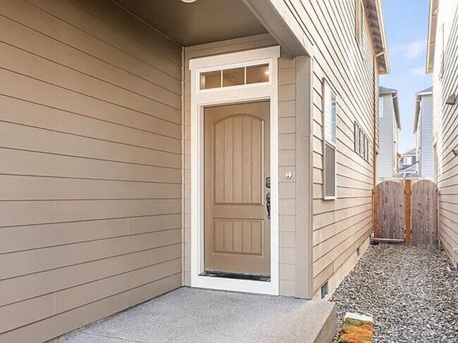 10025 NW Bartlett Loop in North Plains, OR - Building Photo - Building Photo