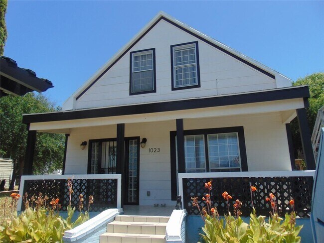 1023 Avenue L-Unit -1 in Galveston, TX - Building Photo - Building Photo
