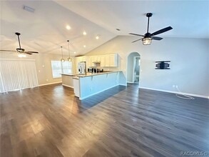 5825 N Larkspur Way in Beverly Hills, FL - Building Photo - Building Photo