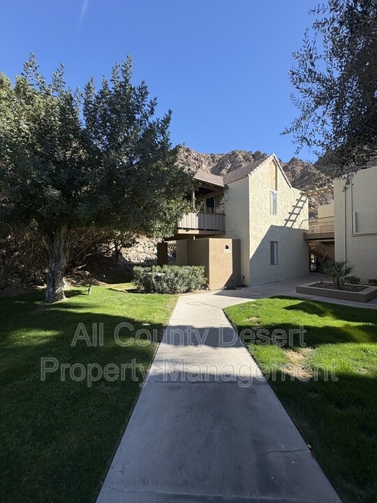 46880 Mountain Cove Dr in Indian Wells, CA - Building Photo