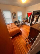 86 Fellsway W, Unit 3 in Somerville, MA - Foto de edificio - Building Photo