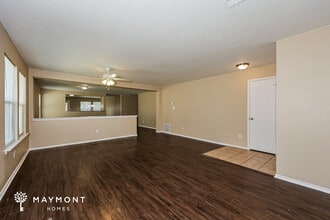 3110 Dusty Oak Dr in Dallas, TX - Foto de edificio - Building Photo