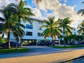3702 NE 171 St in Miami, FL - Building Photo