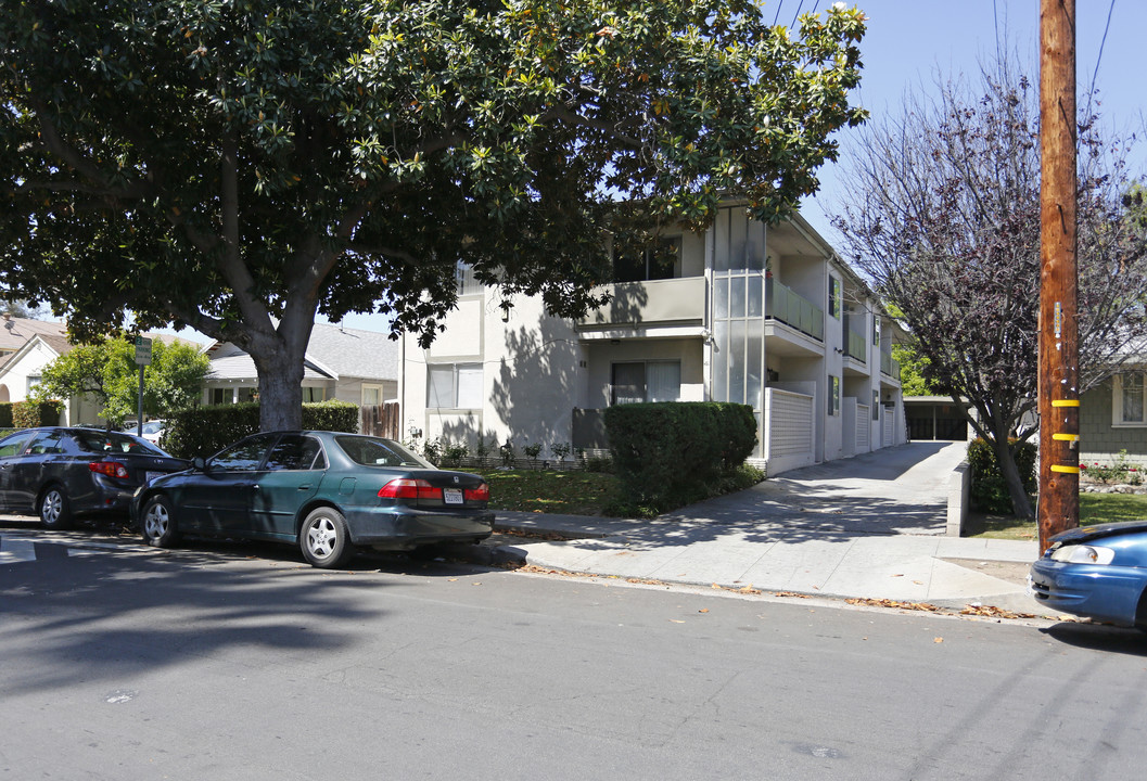 59 S Meridith Ave in Pasadena, CA - Foto de edificio