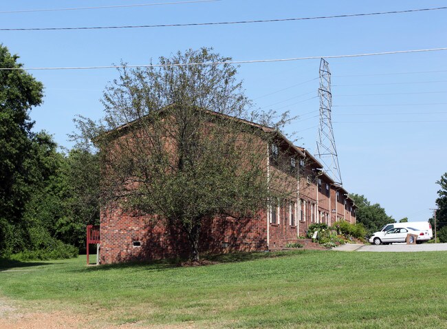 Pine Brook Apartments in High Point, NC - Foto de edificio - Building Photo