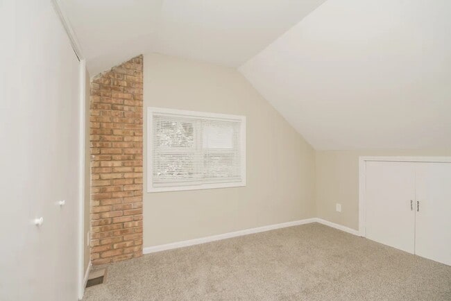 5241 Lee St in Skokie, IL - Building Photo - Building Photo