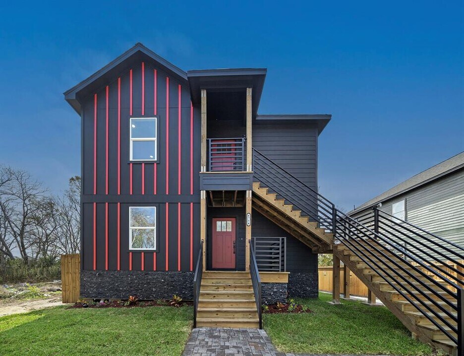 4754 Sunbeam St-Unit -B in Houston, TX - Building Photo