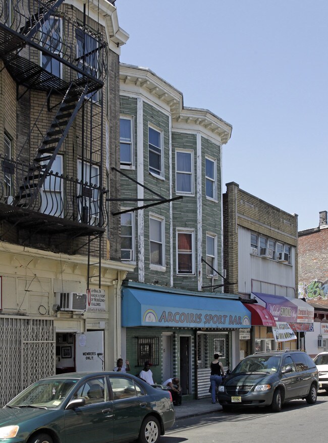 322 Market St in Paterson, NJ - Building Photo - Building Photo