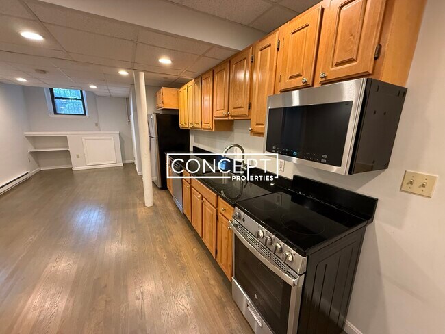 77 Park Dr in Boston, MA - Foto de edificio - Building Photo