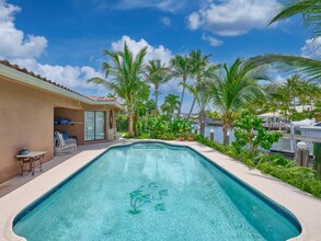 2810 NE 48th Ct in Lighthouse Point, FL - Foto de edificio - Building Photo