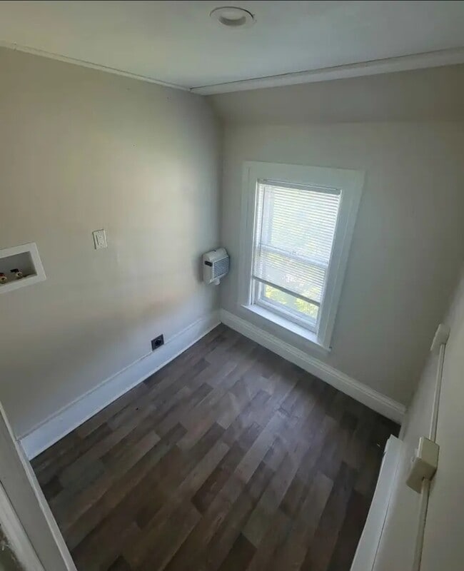 833 Leray St, Unit 4 in Watertown, NY - Building Photo - Building Photo