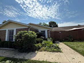 430 Williamsburg Ln NW in Lancaster, OH - Building Photo - Building Photo