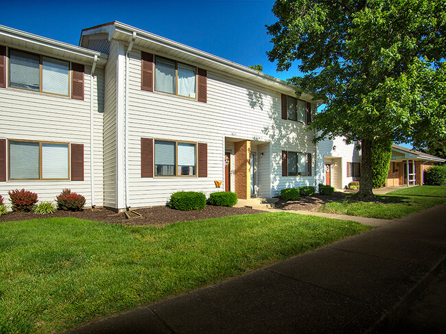 Indian Woods in Evansville, IN - Foto de edificio - Building Photo