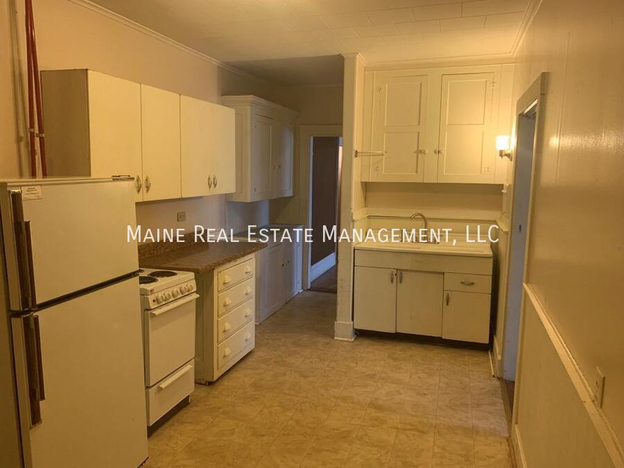 32 Coombs St in Bangor, ME - Building Photo