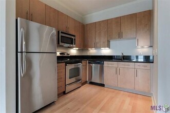 7707 Bluebonnet Blvd in Baton Rouge, LA - Building Photo - Building Photo