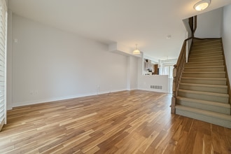 89 Willow Ln in Grimsby, ON - Building Photo - Building Photo