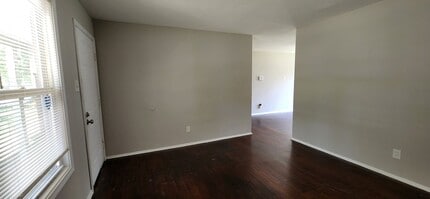 10200 Duke Dr in St. Louis, MO - Building Photo - Building Photo