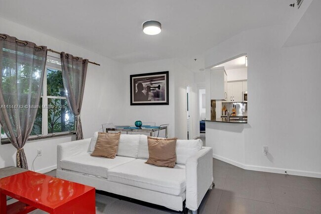 747 Michigan Ave in Miami Beach, FL - Foto de edificio - Building Photo