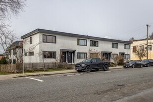 103-111 Templeton Dr N in Vancouver, BC - Building Photo