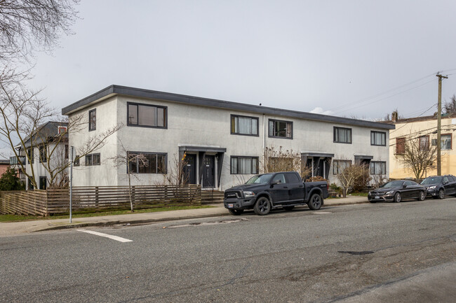 103-111 Templeton Dr N in Vancouver, BC - Building Photo - Primary Photo