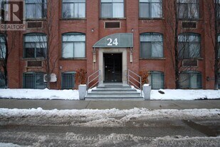 24 Noble St in Toronto, ON - Building Photo