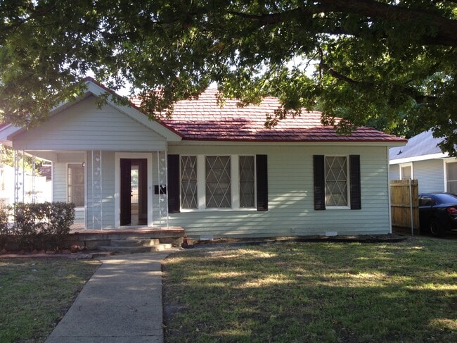 2406 West Lovers Lane