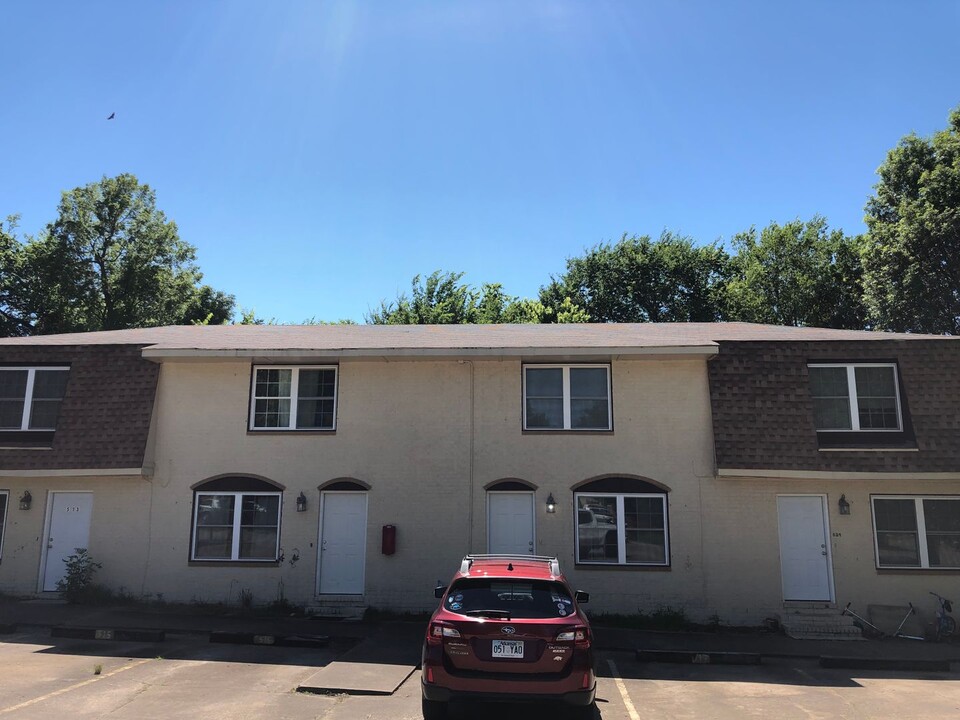 517 N Betty Jo Dr in Fayetteville, AR - Building Photo