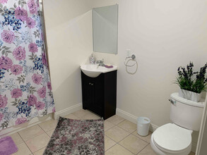 4422 S Wilton Pl in Los Angeles, CA - Building Photo - Building Photo