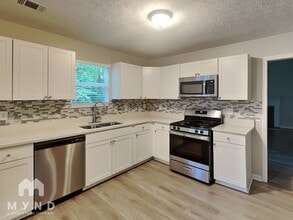7138 Lone Oak Trce in Lithonia, GA - Building Photo - Building Photo