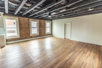 219 W Mulberry St in Kaufman, TX - Building Photo - Building Photo