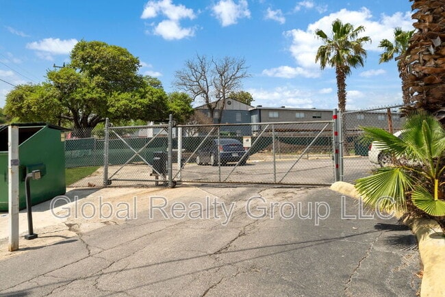 255 E Rampart Dr in San Antonio, TX - Building Photo - Building Photo