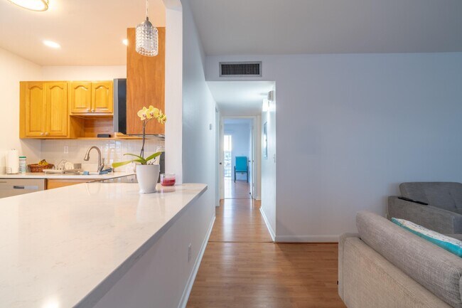 313 Burgundy N in Delray Beach, FL - Building Photo - Building Photo