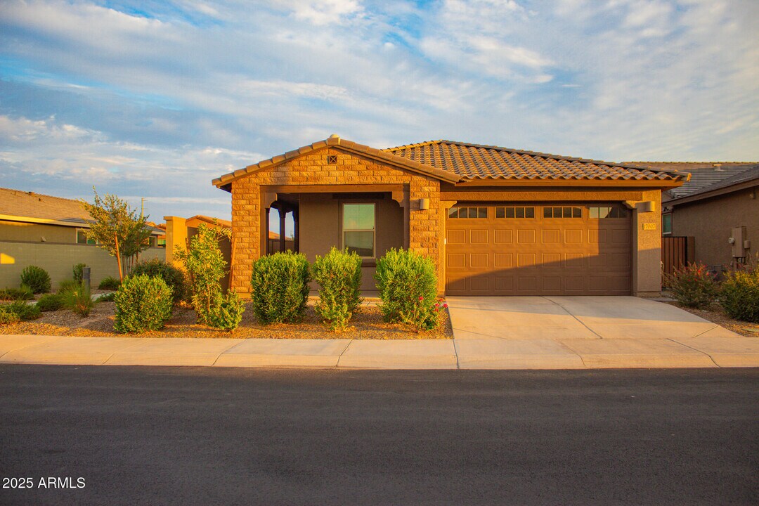 17007 W El Caminito Dr in Waddell, AZ - Building Photo