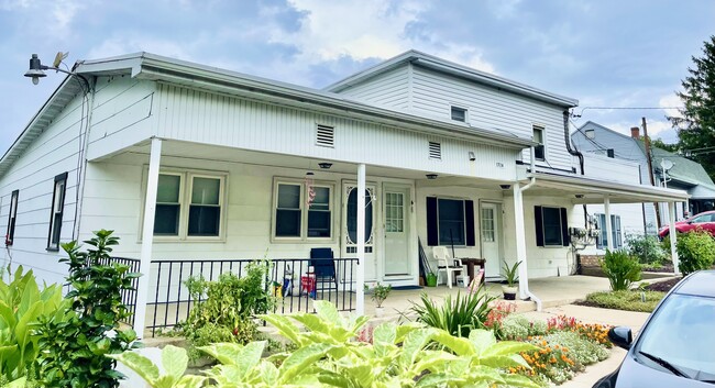 1720 Freeland Rd, Unit #2 in Freeland, MD - Foto de edificio - Building Photo