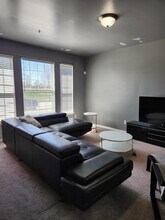 23668 Northstone Village Dr in Taylor, MI - Building Photo - Building Photo