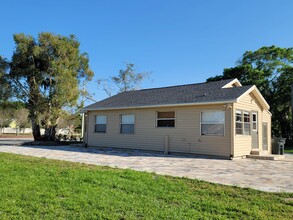 1207 S 25th St in Fort Pierce, FL - Building Photo - Building Photo