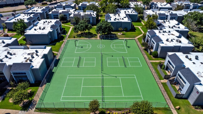 Tower Park Apartments in College Station, TX - Foto de edificio - Building Photo