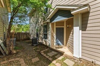 10608 Plains Trail in Austin, TX - Building Photo - Building Photo