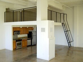 409 W Olympic Blvd in Los Angeles, CA - Building Photo - Building Photo