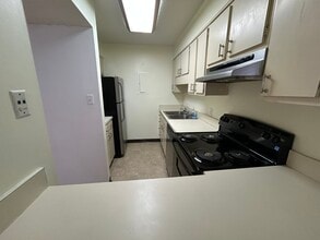 3350 Altamont Rd, Unit E11 in Birmingham, AL - Foto de edificio - Building Photo